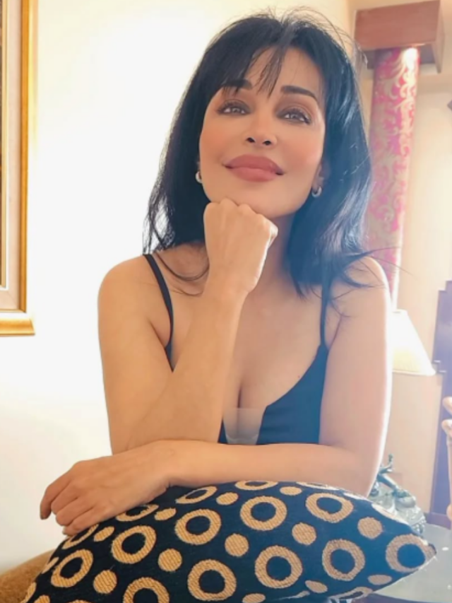 Flora Saini Web Series: Bold, Dramatic & Must-Read Roles!